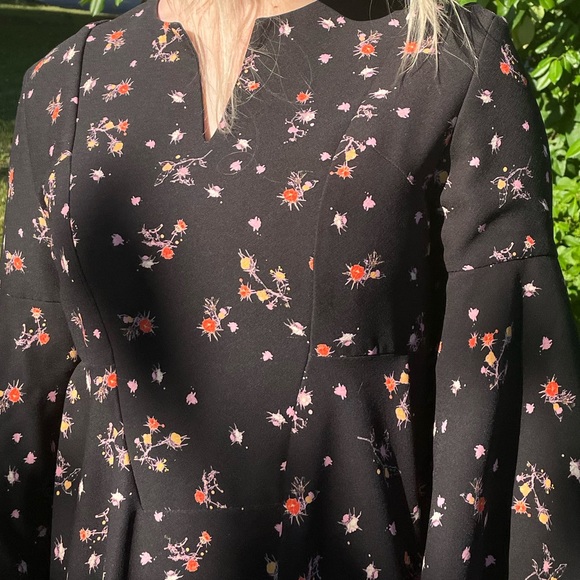 Carven Ditsy Floral Bell Sleeve Mini Dress - Picture 5 of 9